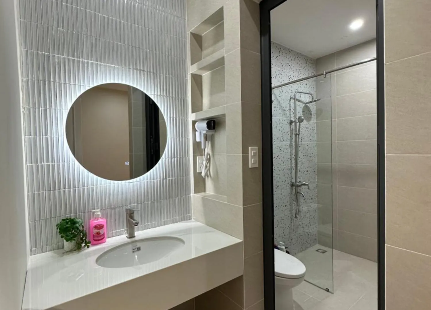 Mai House Vung Tau - Nha Pho Co Ho Boi & Thang May