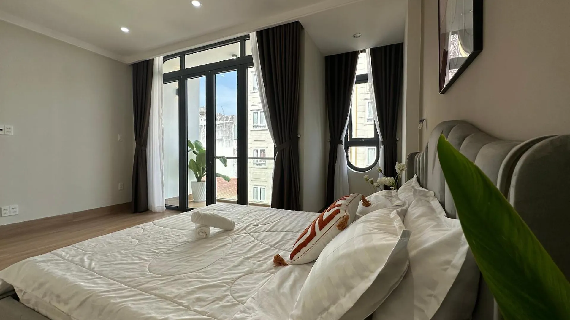 Mai House Vung Tau - Nha Pho Co Ho Boi & Thang May